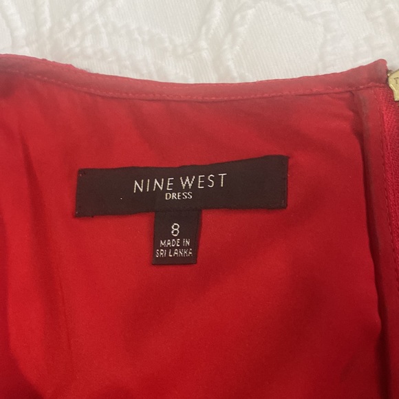 Red lace dress - Picture 4 of 6